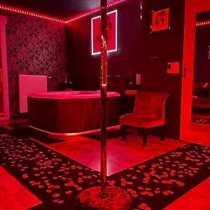 https://love-room-95400.fr-paris.fr