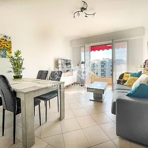 Appartement Superbe A 100m De La Plage, Parking, Cagnes-sur-Mer